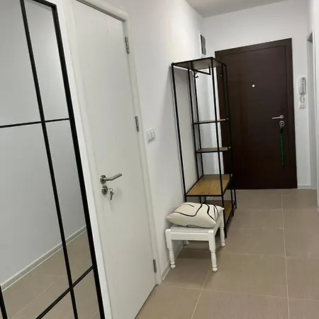 Διαμέρισμα Boutique Family 9 *